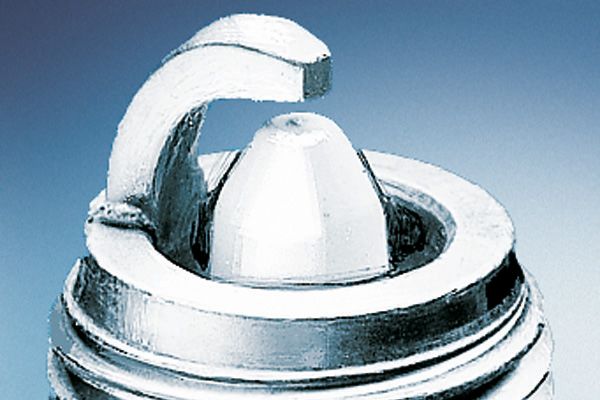BOSCH Zündkerze Platinum plus 0242225553