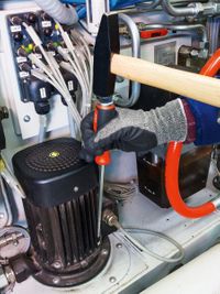 Vigor Schraubendreher "Kreuzschlitz-Schraubendreher mit Schlagkappe", Art.-Nr. V3602