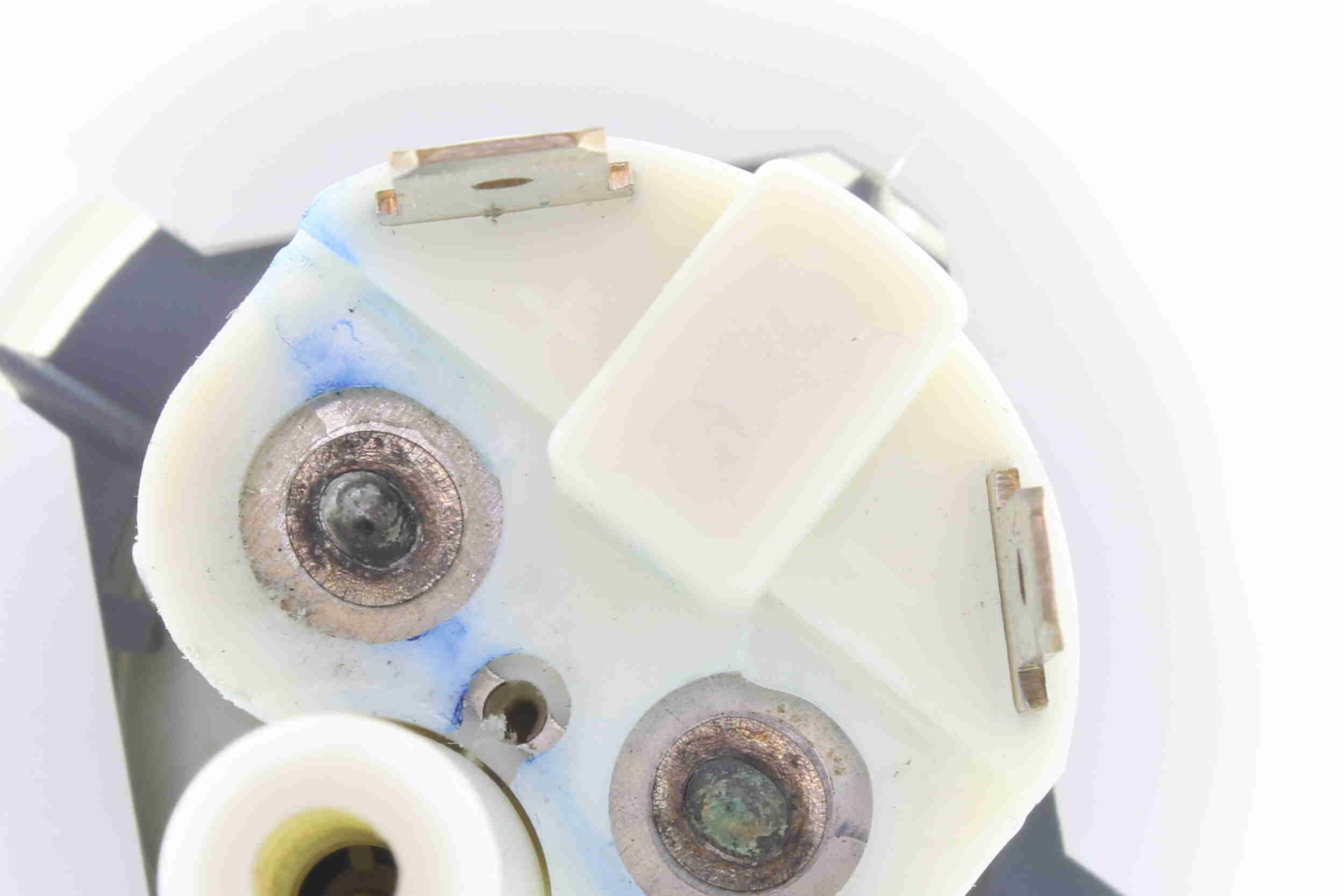 VEMO Kraftstoffpumpe Q+, Erstausrüsterqualität v46090052 für RENAULT